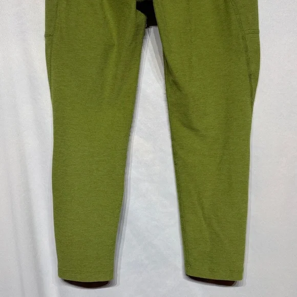 Beyond Yoga Spacedye Out Of Pocket High Waisted Capri Legging Fern Green Heather - Picture 8 of 10